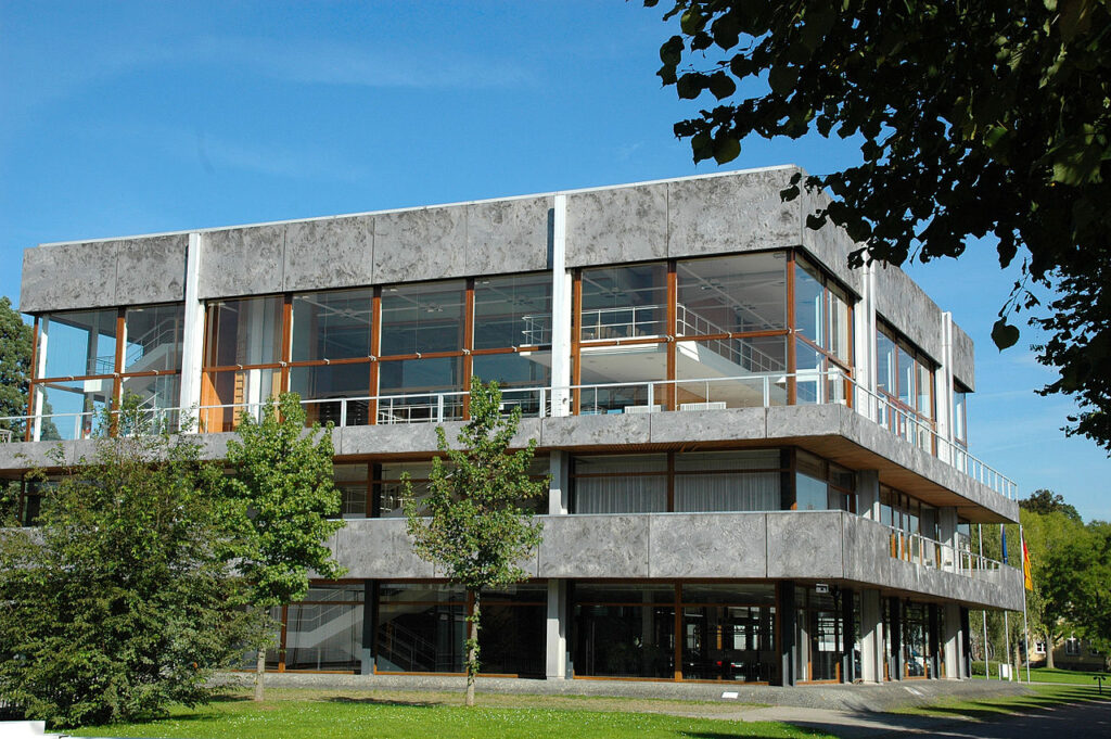 Het gebouw van het Duitse Constitutionele Hof (Bundesverfassungsgericht) in Karlsruhe