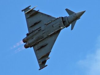Duitse Eurofighter Typhoon stijgt op tijdens NAVO-oefening