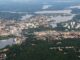 Luchtfoto van Potsdam, met het stadscentrum en de omliggende meren.