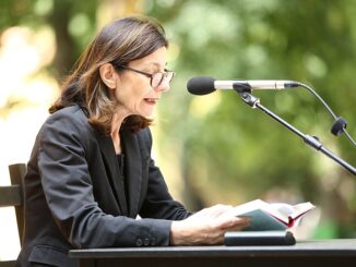 Ursula Krechel tijdens een lezing in 2018