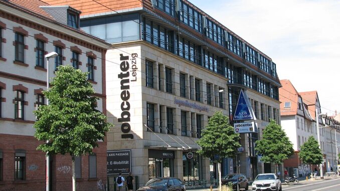 Gebouw van het Jobcenter in Leipzig, een Duitse instantie voor uitkeringen en arbeidsre-integratie