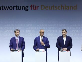 Politici van CDU/CSU en SPD tijdens de ondertekening van het coalitieakkoord 2025.