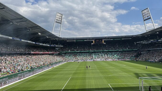 Het Weserstadion in Bremen tijdens een Bundesliga-wedstrijd tussen Werder Bremen en VfB Stuttgart 2022