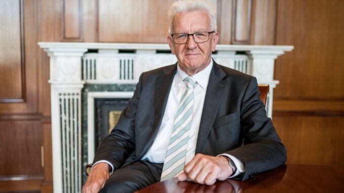 Minister-president Winfried Kretschmann tijdens een officieel portretmoment