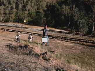 Migranten langs spoorlijn in Duitsland