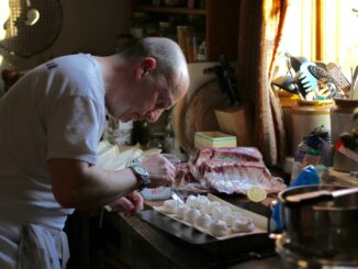 Oudere werknemer aan het werk in Duitsland