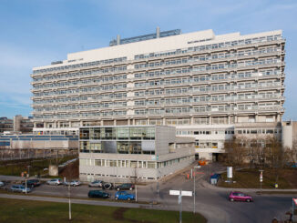 Gebouw V57 op de campus Vaihingen van de Universiteit Stuttgart in Baden-Württemberg