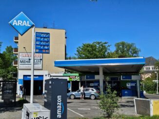Aral tankstation in Berlijn met actuele benzine- en dieselprijzen boven 2 euro per liter