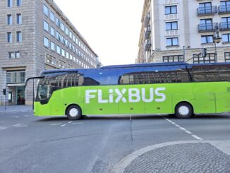 Flixbus touringcar in Berlijn Unter den Linden