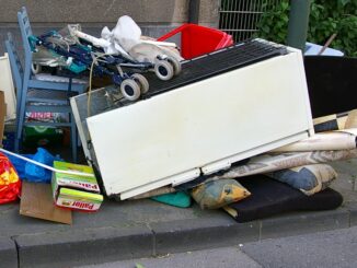 Grofvuil op straat in een Duitse stad