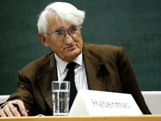 Jürgen Habermas tijdens een discussie aan de Hochschule für Philosophie in München