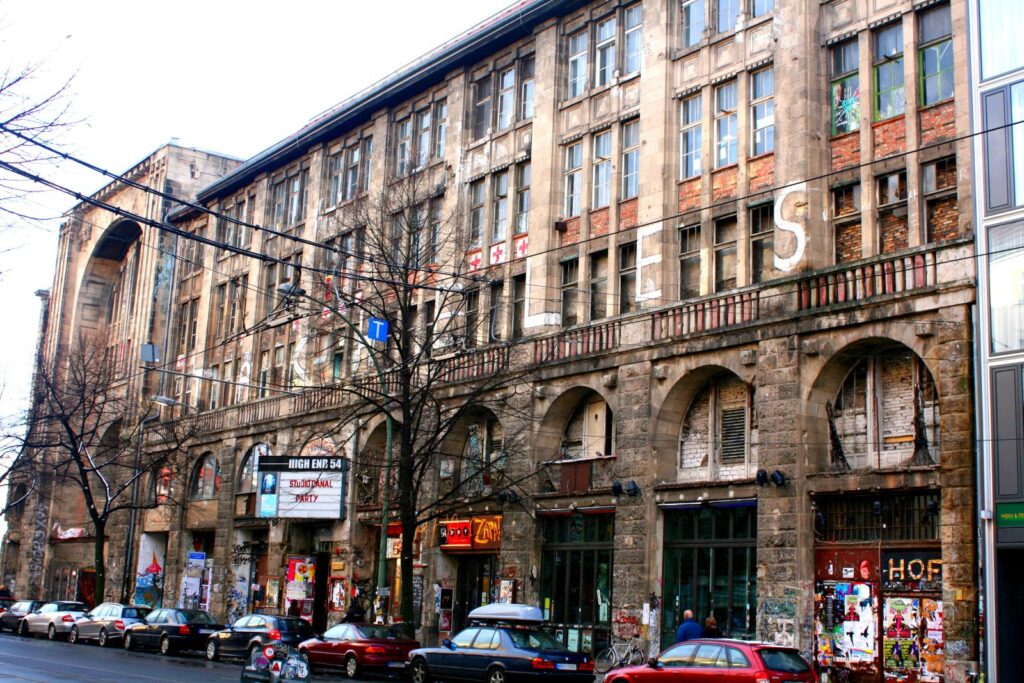 Kunsthaus Tacheles in Berlijn vóór de herontwikkeling tot Fotografiska