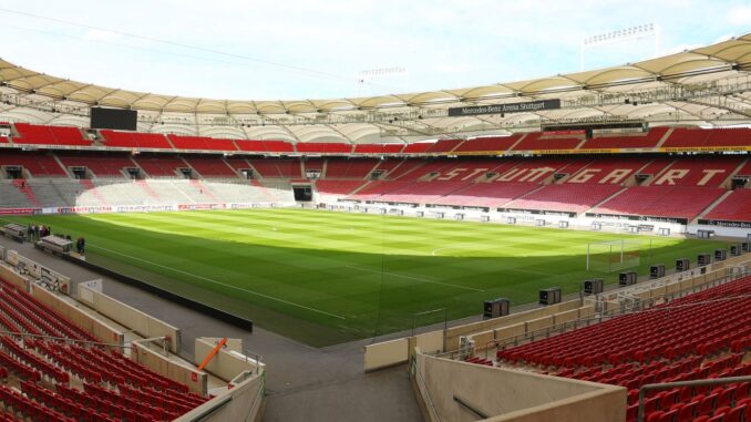 Binnenaanzicht van de MHPArena in Stuttgart, thuisstadion van VfB Stuttgart
