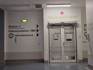 Ingang van de centrale spoedeisende hulp in het Franziskus-Krankenhaus in Berlijn