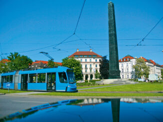 Tram in München tijdens staking van het openbaar vervoer in Beieren