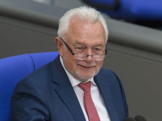 Wolfgang Kubicki FDP politicus tijdens debat in de Duitse Bondsdag