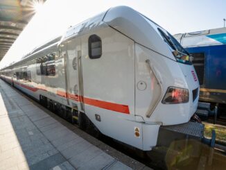 ICE L-trein van Deutsche Bahn op station Westerland op Sylt