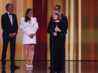 Senta Berger ontvangt de Lola voor beste vrouwelijke hoofdrol tijdens de Duitse Filmpreis 2026 in Berlijn.