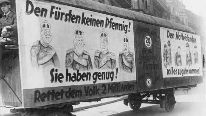 Propagandawagen tijdens referendumcampagne in de Weimarrepubliek in 1926