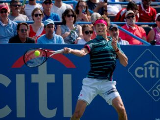 Alexander Zverev slaat een forehand tijdens het Citi Open-toernooi in Washington in 2018