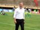 Sébastien Desabre, bondscoach van Congo, voorafgaand aan een wedstrijd tijdens een training in het stadion.