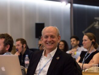 AI-onderzoeker Stuart Russell tijdens de AI for Good Global Summit 2018 in Genève.