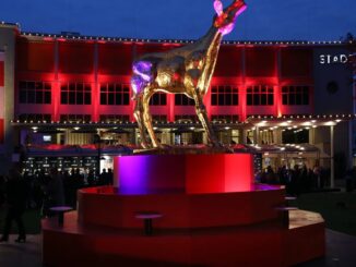 Het Gouden Kalf voor de Stadsschouwburg Utrecht tijdens het Nederlands Film Festival.