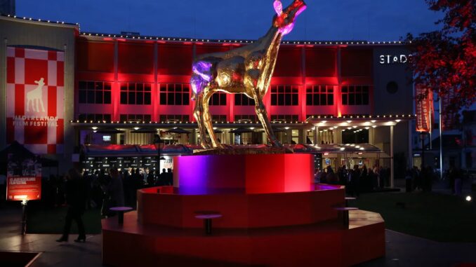 Het Gouden Kalf voor de Stadsschouwburg Utrecht tijdens het Nederlands Film Festival.