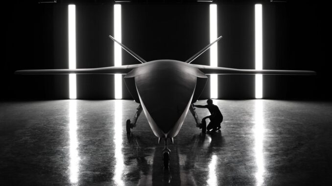 De onbemande gevechtsjet CA-1 van het Duitse AI-defensietechnologiebedrijf Helsing.