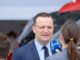 CDU-politicus Jens Spahn geeft een interview aan de Duitse omroep Bayerischer Rundfunk.