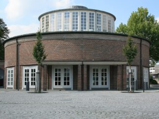 De markthal van Delmenhorst, waar een AfD-bijeenkomst leidde tot politieke ophef over het gebruik van de gemeentelijke evenementenlocatie.