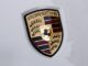 Porsche-logo op een auto