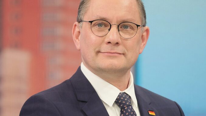 Portret van AfD-voorzitter Tino Chrupalla.