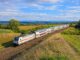 Intercity van Deutsche Bahn rijdt door Baden-Württemberg